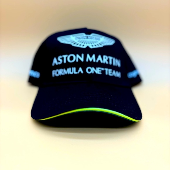 Formula One Snap Cap - Picture 3 of 4